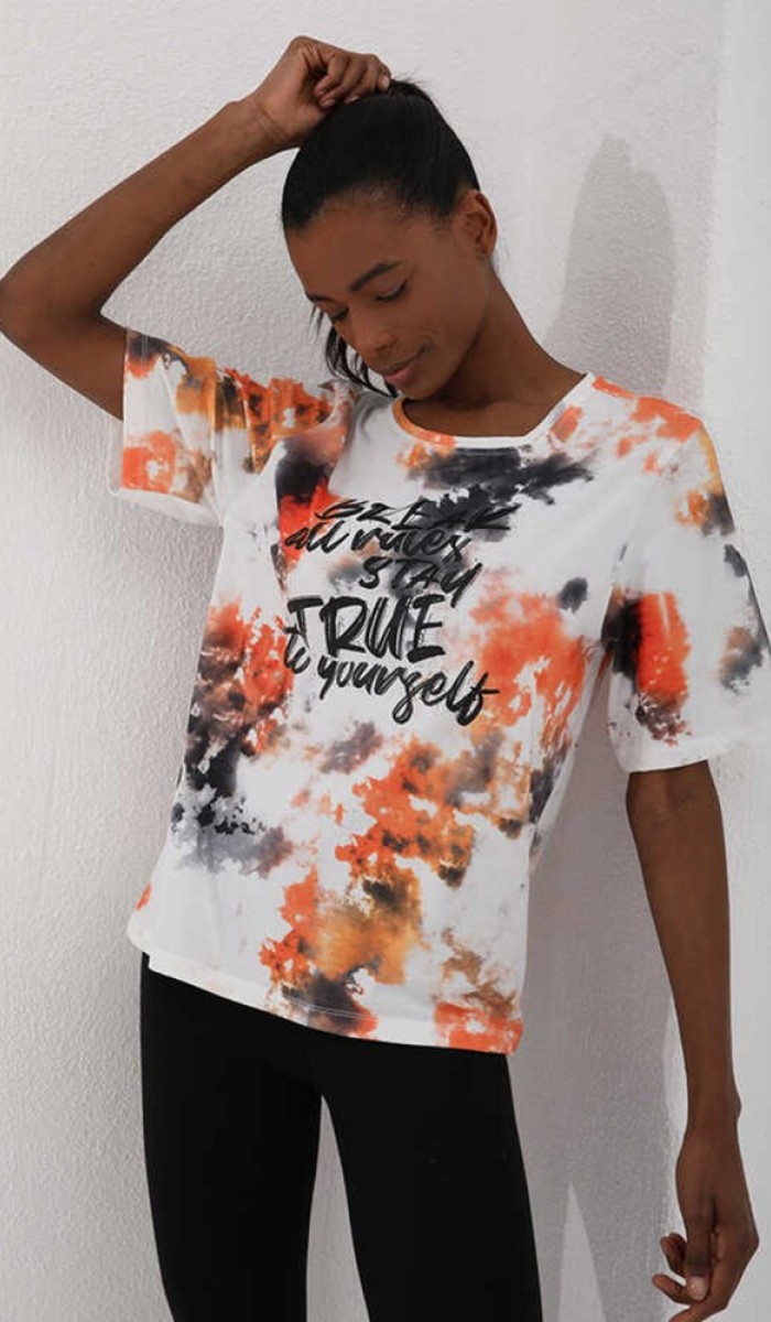 Kadın Beyaz Bisiklet Yaka T-Shirt Kadın Beyaz Bisiklet Yaka T-Shirt