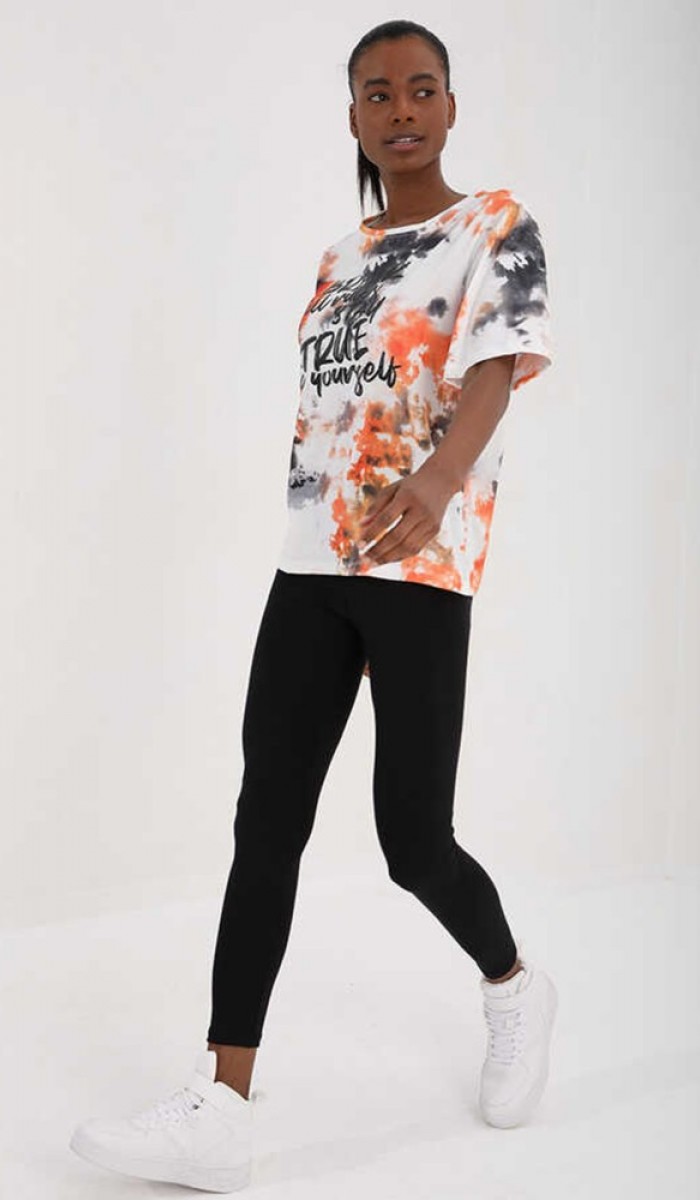 Kadın Beyaz Bisiklet Yaka T-Shirt Kadın Beyaz Bisiklet Yaka T-Shirt